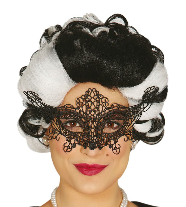 Maschera con ricamo nera